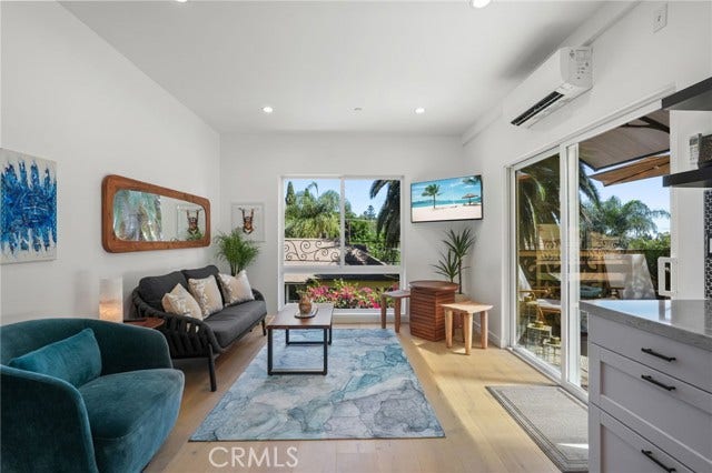 Property photo for 2258 Helios DR, Los Angeles, CA