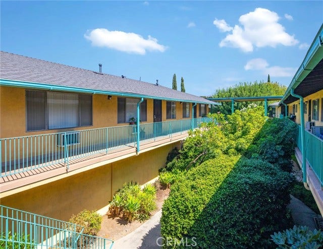 1817 E 2nd ST, Duarte, CA 91010
