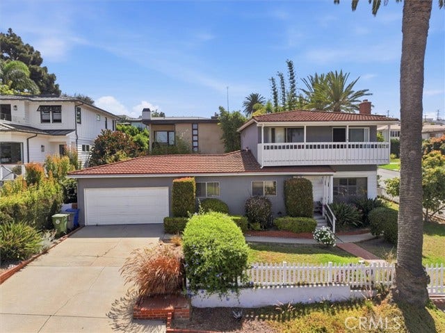 Property photo for 214 S Poinsettia AVE, Manhattan Beach, CA