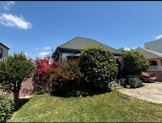 Property photo for 223 E 28th, Los Angeles, CA