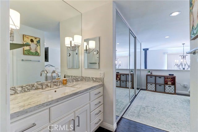 1048 Cabrillo Park DR, #A, Santa Ana, CA 92701