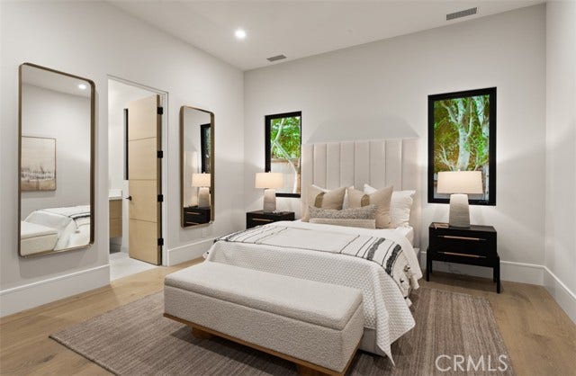 76 Hillcrest LN, Newport Beach, CA 92660