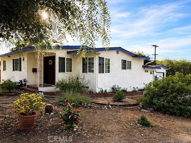 555 Hickory LN, Pasadena, CA 91103