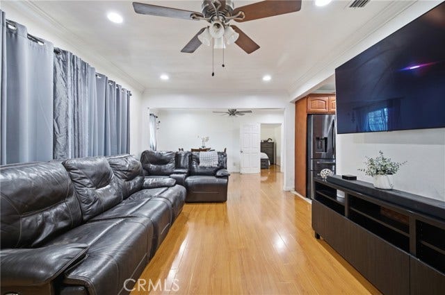 Property photo for 156 E 49th, Long Beach, CA