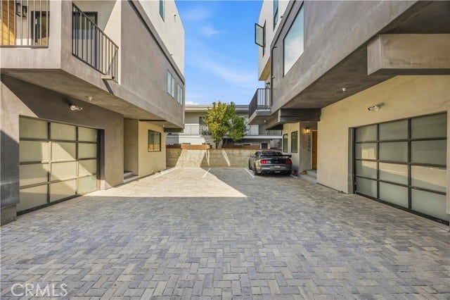 10158 Regent Street, Los Angeles, CA 90034