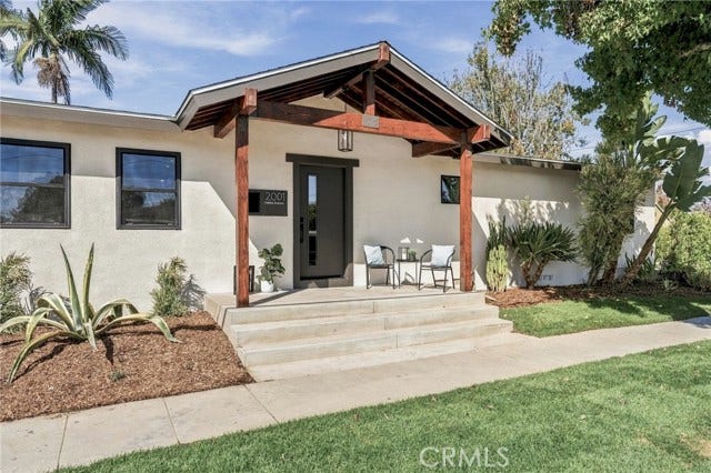 Property photo for 2001 Carfax, Long Beach, CA