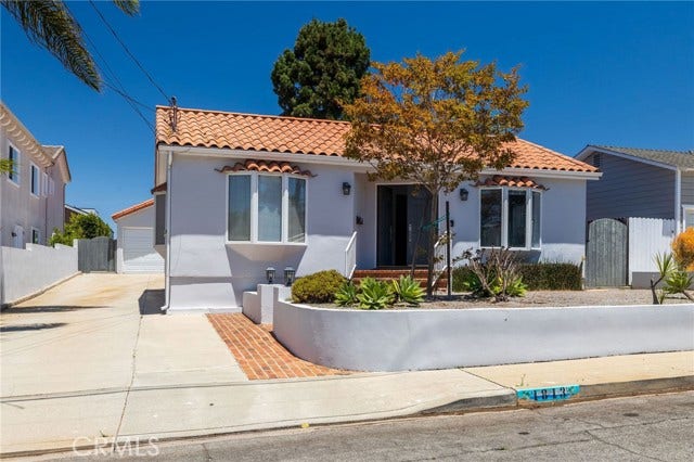 Property photo for 1813 5th ST, Manhattan Beach, CA