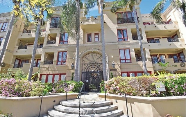 Property photo for 411 N Oakhurst DR, #102, Beverly Hills, CA
