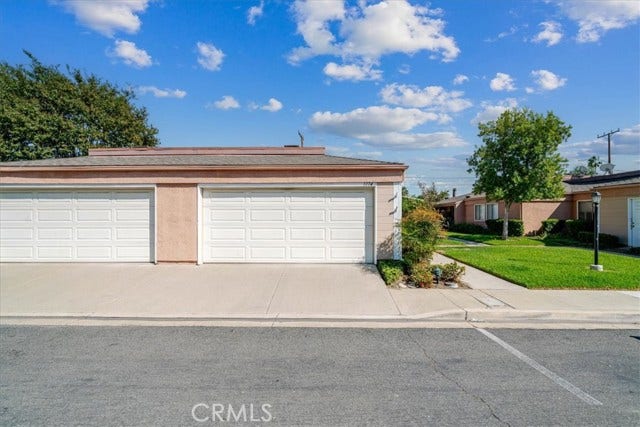 Attached 2 car garage