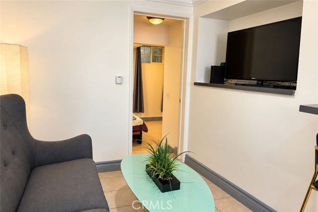 940 Hilldale Ave, West Hollywood, CA 90069