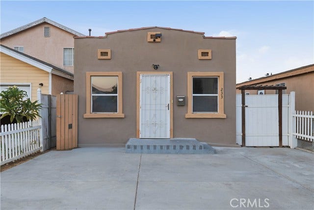 Property photo for 233 E Louise ST, Long Beach, CA