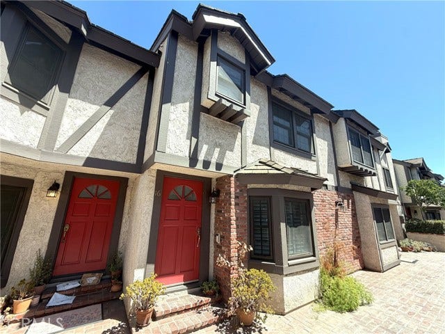 Property photo for 11940 Weddington ST, #16, Los Angeles, CA