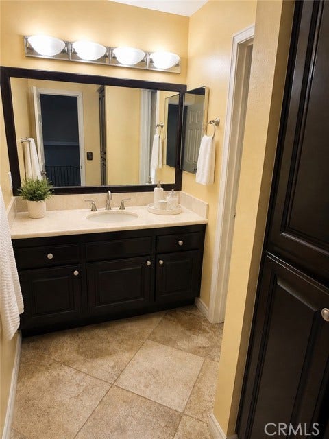 407 Anita, #B, Redondo Beach, CA 90278 Full Bathroom