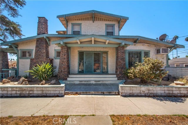 Property photo for 4301 Arlington Ave, Los Angeles, CA