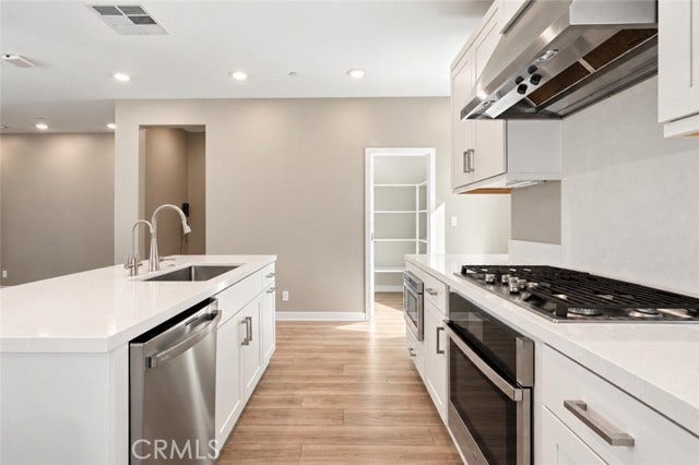 253 Waypoint, Tustin, CA 92782