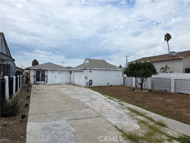 Property photo for 10613 S Felton AVE, Inglewood, CA