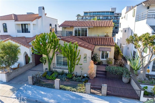 Property photo for 135 Siena Drive, Long Beach, CA