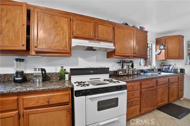 6856 Laurel Canyon BLVD, North Hollywood, CA 91605