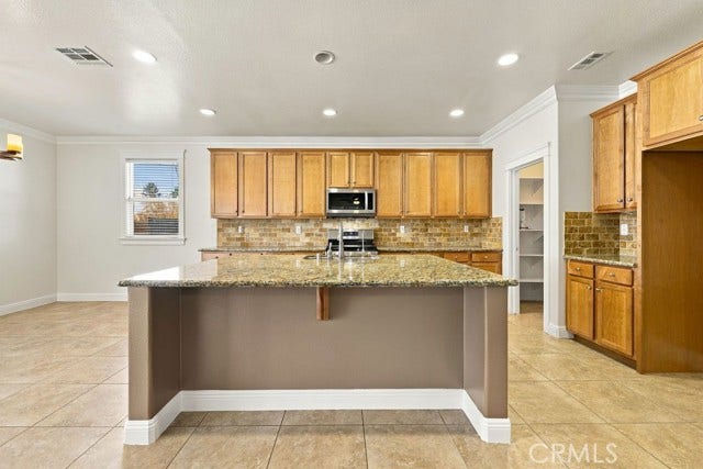 3945 Derby CIR, Lancaster, CA 93536
