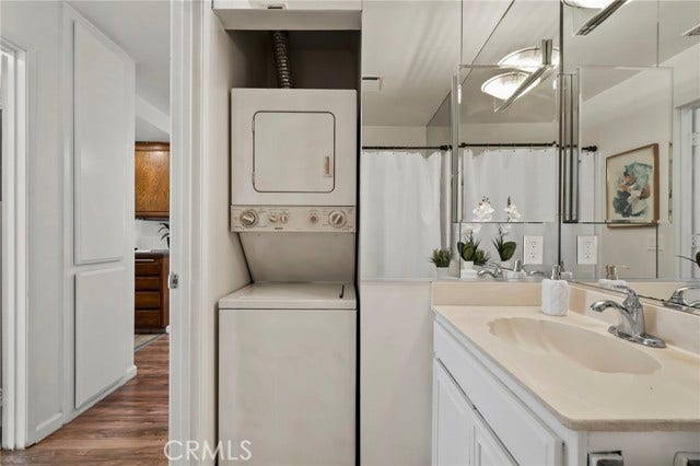 3125 N White AVE, #4, La Verne, CA 91750 Convenient in-unit stacked washer and dryer located within the bathroom no trips to a community laundry room.