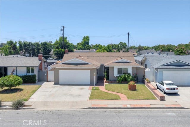Property photo for 8350 E Blithedale, Long Beach, CA