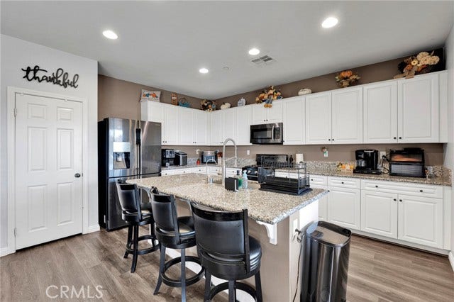 16022 Shawnee LN, Victorville, CA 92394