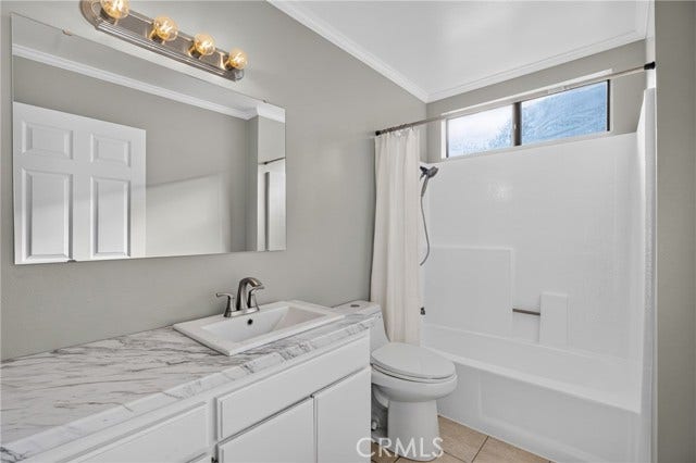11127 La Maida, #17, North Hollywood, CA 91601