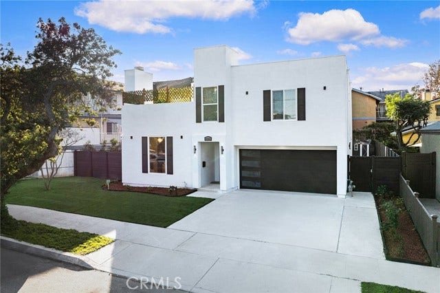 Property photo for 1081 Loma AVE, Long Beach, CA
