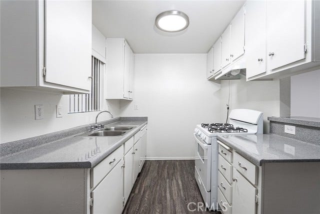 14807 Parthenia, Panorama City, CA 91402