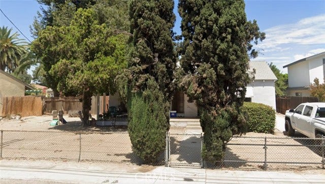 Property photo for 11831 Kittridge, Los Angeles, CA