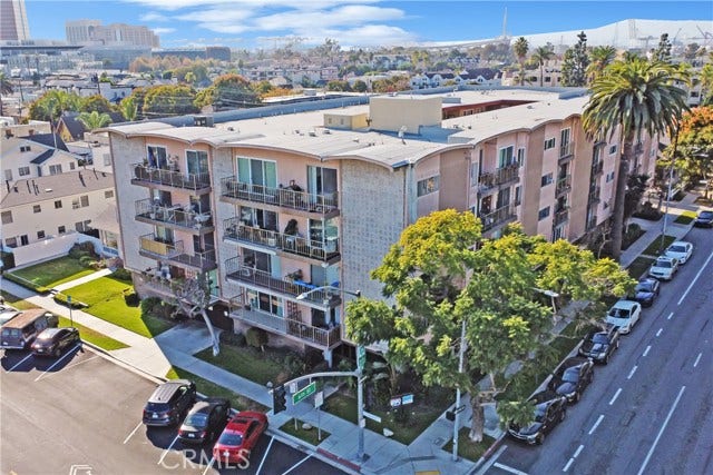 Property photo for 545 Chestnut AVE, #406, Long Beach, CA