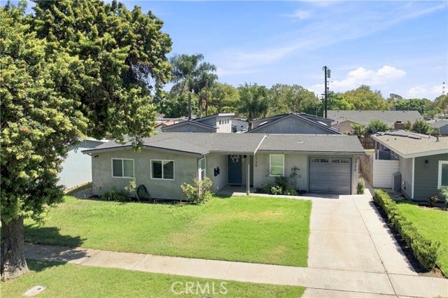 Property photo for 1720 Petaluma Ave, Long Beach, CA
