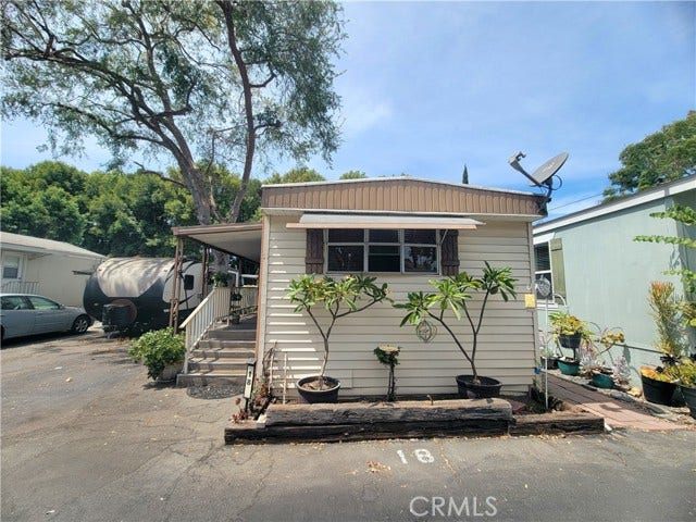 Property photo for 300 E Arbor St, #18, Long Beach, CA