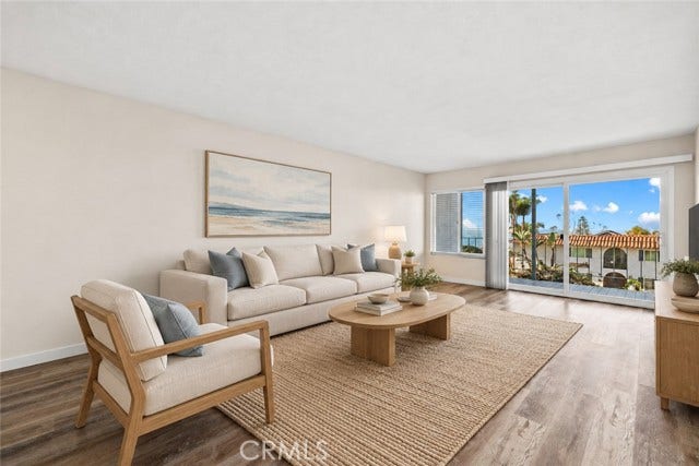Spacious living area and huge ocean view deck. (Virtual stage)