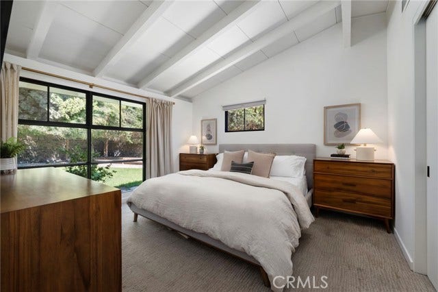 2000 Iroquois, Long Beach, CA 90815