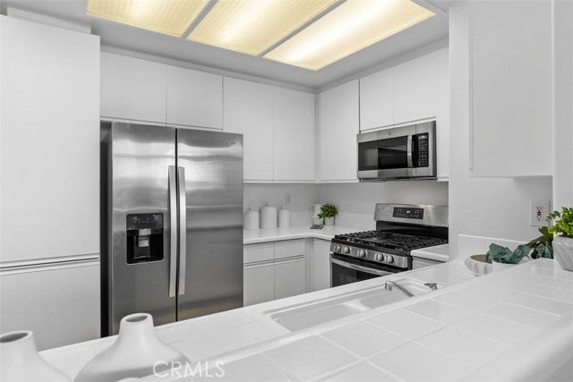 kitchen breakfast bar