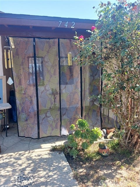 Property photo for 742 Belden AVE, Los Angeles, CA