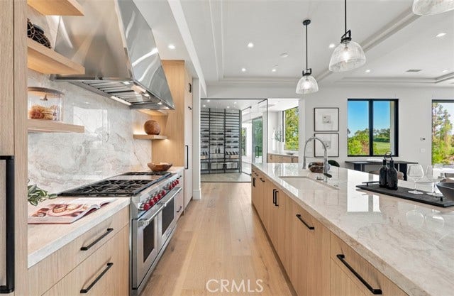 76 Hillcrest LN, Newport Beach, CA 92660