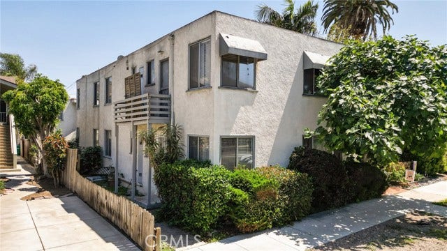 Property photo for 810 Belmont AVE, Long Beach, CA