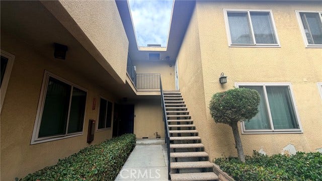 Property photo for 110 E Hillcrest, Inglewood, CA