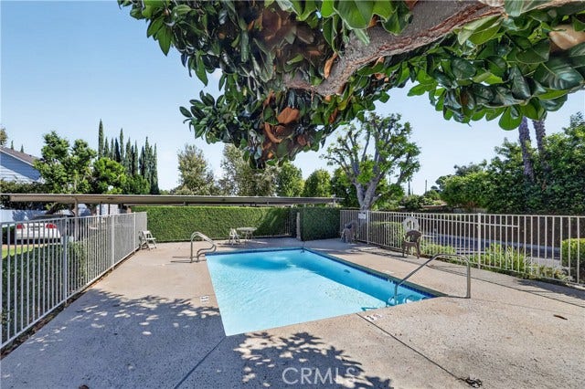 7025 Glade Ave, #2, Canoga Park, CA 91303 7025 Glade Ave, #2, Canoga Park, CA 91303
