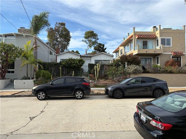 Property photo for 735 Longfellow AVE, Hermosa Beach, CA
