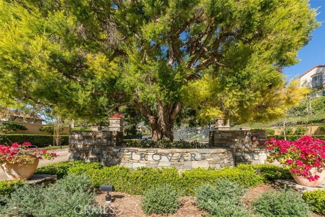 11 Sorrento CT, Newport Coast, CA 92657 Neighborhood Entrance