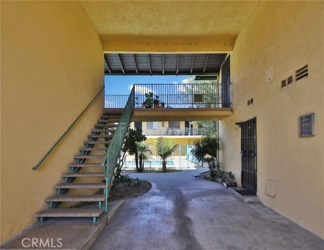 1817 E 2nd ST, Duarte, CA 91010