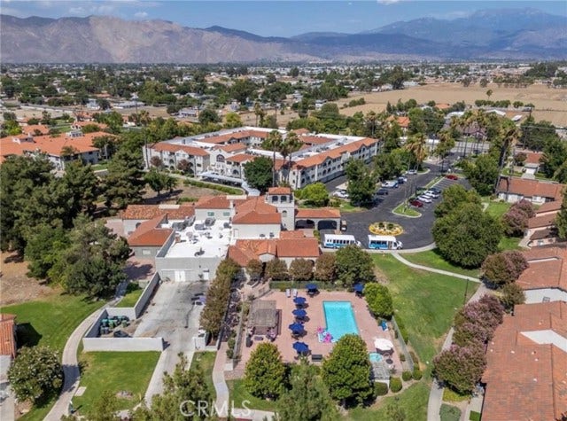 1060 Clubhouse, Hemet, CA 92545 1060 Clubhouse, Hemet, CA 92545