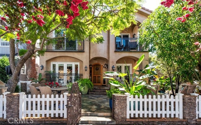 Property photo for 132 Park, Long Beach, CA