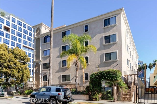 Property photo for 1466 Tamarind AVE, #401, Los Angeles, CA