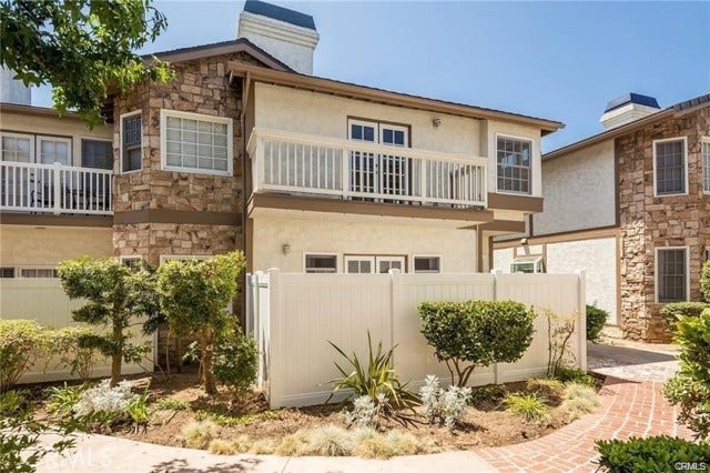 Property photo for 1727 Date AVE, #3, Torrance, CA
