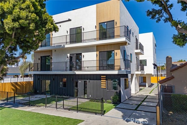 Property photo for 2938 S Sycamore AVE, #2, Los Angeles, CA