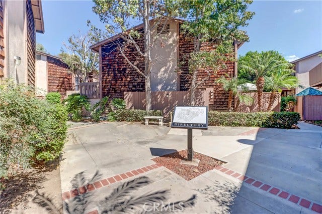 1048 Cabrillo Park DR, #A, Santa Ana, CA 92701